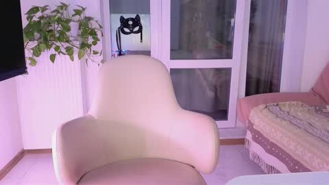 Snapshot of jugoddess chatting on September 2025 06:08:02 PM Goddess Julia online show from September 2025 06:08:02 PM