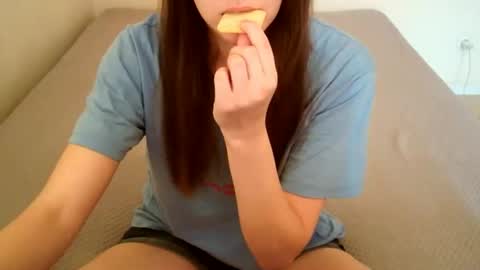 Snapshot of juicetalia chatting on October 2025 08:42:01 AM JuiceTalia online show from October 2025 08:42:01 AM