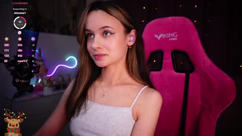 Snapshot of juicy___angel chatting on December 2024 06:38:02 PM Angelina online show from December 2024 06:38:02 PM