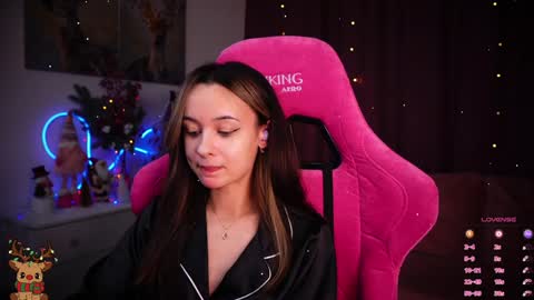 Snapshot of juicy___angel chatting on January 2025 10:44:02 PM Angelina online show from January 2025 10:44:02 PM