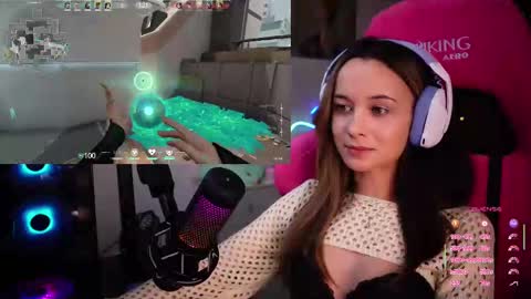 Snapshot of juicy___angel chatting on March 2025 11:05:01 PM Angelina online show from March 2025 11:05:01 PM