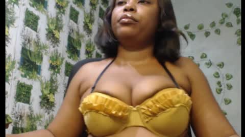 Snapshot of juicy_gold22 chatting on January 2025 01:02:01 AM Mariagold online show from January 2025 01:02:01 AM