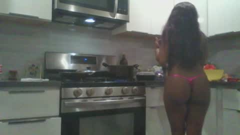 JuicyExotic online show from November 2025 09:52:01 AM