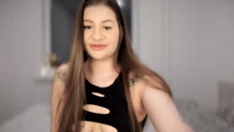 Elena online show from December 2025 03:39:01 PM