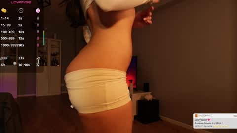 Juicy online show from April 2026 07:07:02 PM