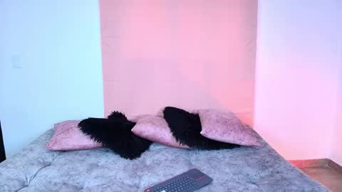 Jules and Gia online show from November 2025 01:35:02 PM