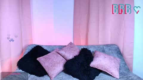 Jules and Gia online show from December 2025 10:50:01 PM