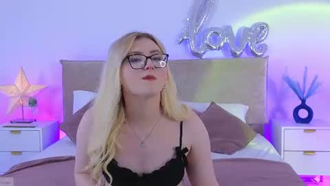 Jules Nightt online show from June 2026 09:38:01 PM