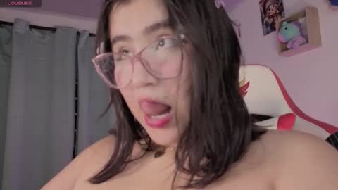 Snapshot of juli_1213 chatting on December 2025 04:32:01 AM Juliana online show from December 2025 04:32:01 AM