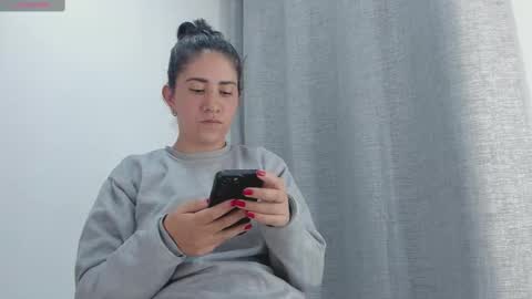 Juli Modelo Independiente online show from September 2025 02:35:01 AM