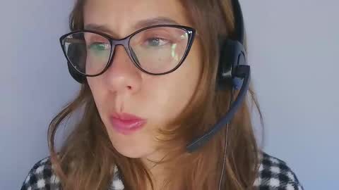 Snapshot of julia_roberts420 chatting on November 2025 03:49:01 AM Julia Schedule 10 pm to 4 am GTM-5 online show from November 2025 03:49:01 AM