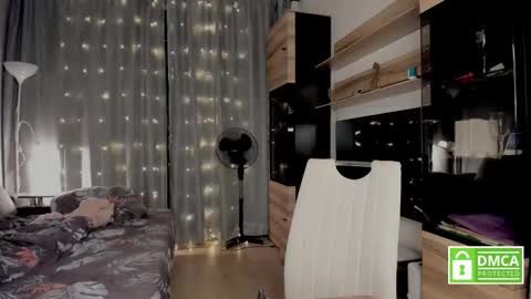 julia_t_mog online show from October 2025 08:22:01 PM