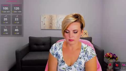 Julia online show from September 2025 12:05:01 PM