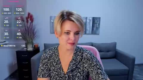 Julia online show from October 2025 05:27:01 AM