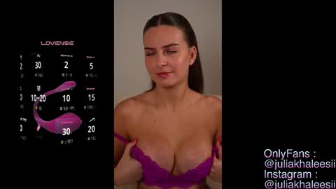 Julia Khaleesii online show from March 2026 06:14:02 PM