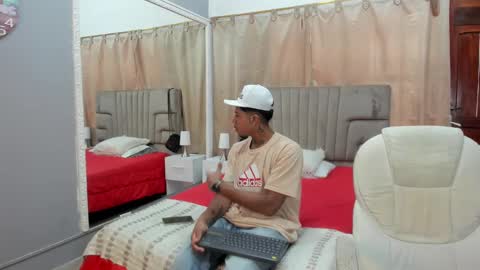 Snapshot of julian_billy chatting on January 2025 04:06:01 PM julian billy online show from January 2025 04:06:01 PM