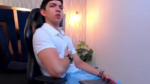 Snapshot of julian_mercier chatting on January 2026 03:05:01 PM JULIAN online show from January 2026 03:05:01 PM