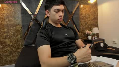 Snapshot of julian_mercier chatting on February 2026 11:19:02 AM JULIAN online show from February 2026 11:19:02 AM