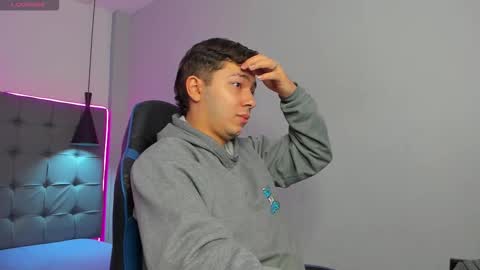 julian_smith21 online show from February 2026 12:15:02 PM