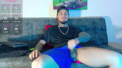 Julian independent model online show from December 2025 04:52:01 AM