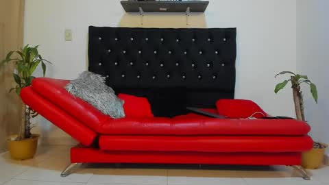 julian_wallace online show from February 2025 02:48:02 PM