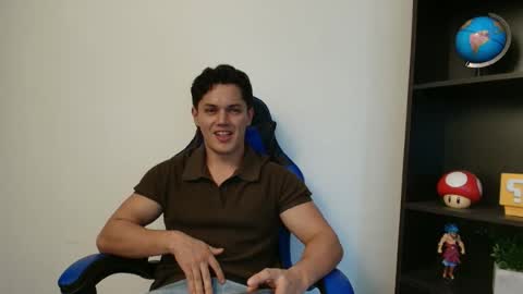 julian_wallace1 online show from July 2026 06:35:02 PM