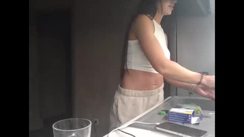 julianagold1 online show from December 2024 04:54:01 PM