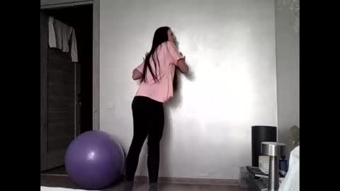 julianagold1 online show from April 2026 04:17:02 PM