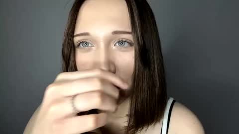 Kira online show from April 2026 04:21:01 PM