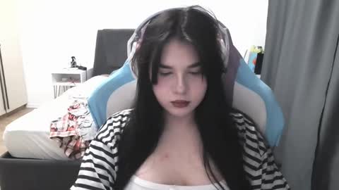 MIa online show from June 2026 10:39:02 AM
