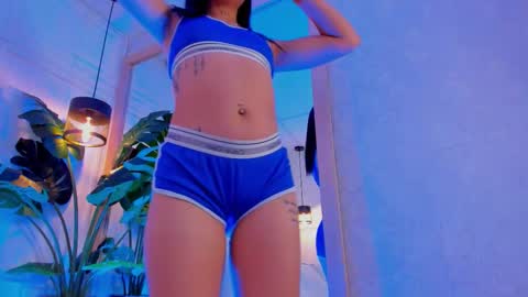 julianna_suarez online show from October 2025 04:00:02 AM