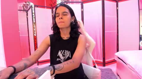 julianne_7 online show from February 2026 08:51:02 PM