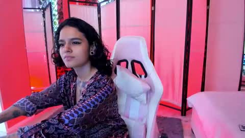 julianne_7 online show from February 2026 09:29:02 PM