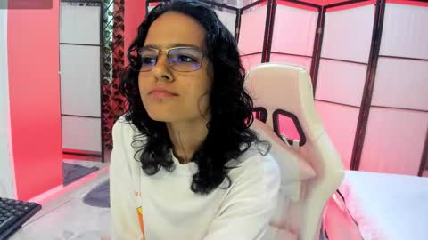 julianne_7 online show from February 2026 09:13:01 PM