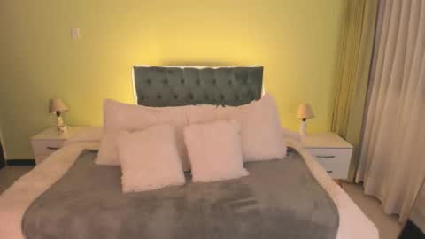 Snapshot of julianne__ chatting on November 2025 12:13:01 AM Julianne online show from November 2025 12:13:01 AM