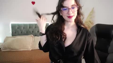 Snapshot of julianne__ chatting on December 2025 01:44:02 AM Julianne online show from December 2025 01:44:02 AM