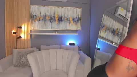 Snapshot of juliannee_ chatting on July 2026 07:06:02 PM july online show from July 2026 07:06:02 PM
