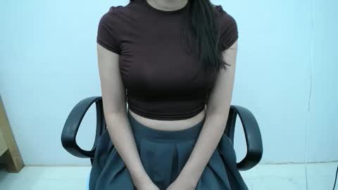 julie9x online show from November 2025 08:41:01 PM