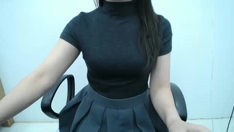 julie9x online show from November 2025 08:52:02 PM