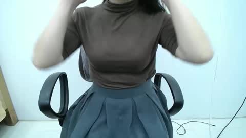 julie9x online show from December 2025 08:49:02 PM