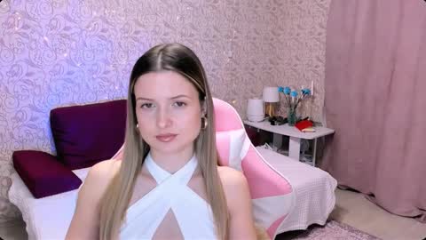 Snapshot of julie_flores chatting on December 2024 02:33:01 PM Julie online show from December 2024 02:33:01 PM