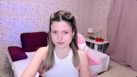 Snapshot of julie_flores chatting on December 2024 04:25:02 PM Julie online show from December 2024 04:25:02 PM