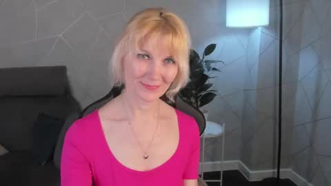 Julie Lucasss online show from April 2026 12:44:02 AM