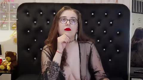 Julia online show from June 2026 05:03:02 AM