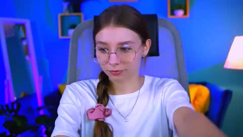 juliedaniel online show from September 2025 04:28:01 AM