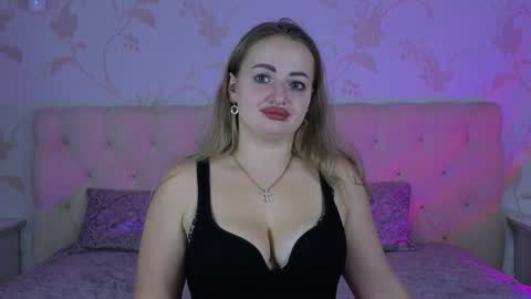 Snapshot of juliedevis chatting on October 2025 07:10:02 AM JulieDevis online show from October 2025 07:10:02 AM