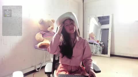 juliee_ross online show from May 2026 02:13:02 PM