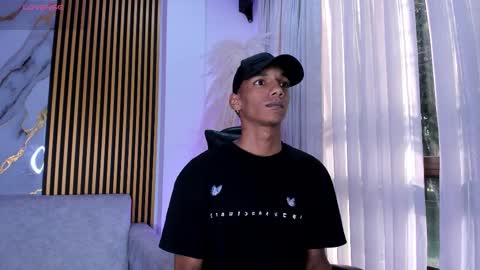 Julien online show from November 2025 12:00:02 PM