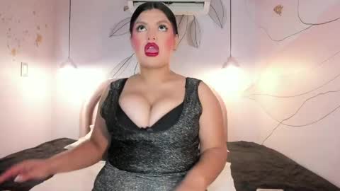 Snapshot of juliet_miller chatting on May 2026 04:42:02 AM Juliet online show from May 2026 04:42:02 AM