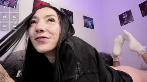 Snapshot of juliet_sourire chatting on March 2025 05:02:01 PM juliet_sourire online show from March 2025 05:02:01 PM